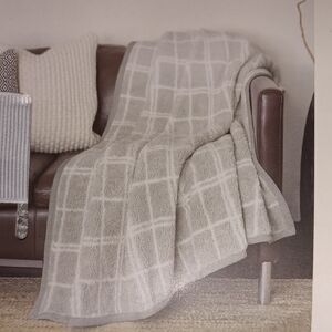 Kirkton House Feathersoft Gray & White Plush Throw Blanket